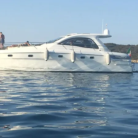 Smeralda Boat Di Charme * マリーナ・ディ・ポルティスコ